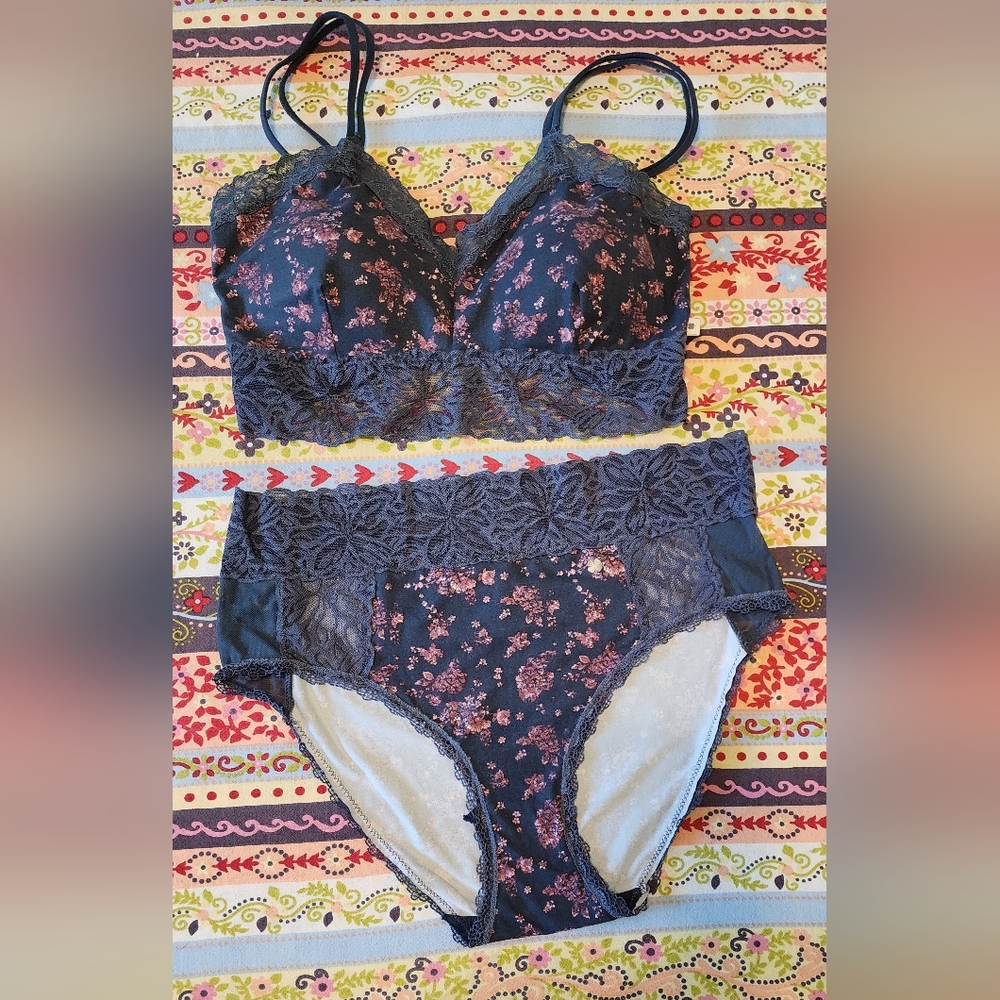 Lucky Brand Blue and Pink Floral Lace Bra
